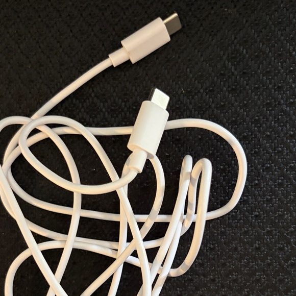 Anker MagGo 2-in-1 Charger Stand — Charges iPhone and AirPods - Picture 6 of 8